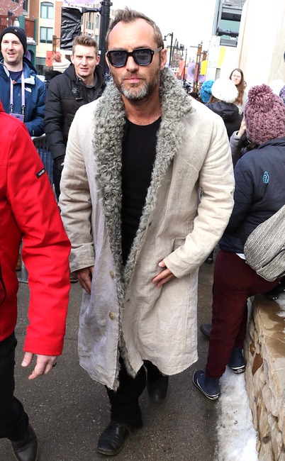 rs 634x1024 200129111944 634 Jude Law Debby Ryan Sundance Film Festival Fashion Jude Law, Sundance Film Festival Fashion